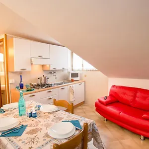 centralissime-mansarde-piazza-brescia.hotelslidodijesolo.com/